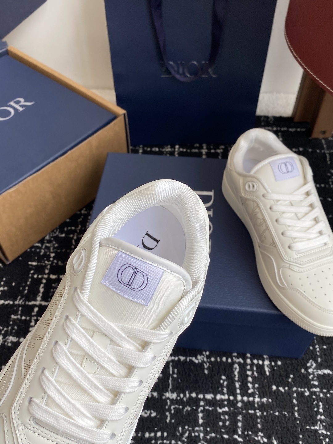 东莞代购级(官网同步✈️盒包装)
Dior 25全新升级 情侣高帮B27休闲运动鞋
这款 B27 高帮