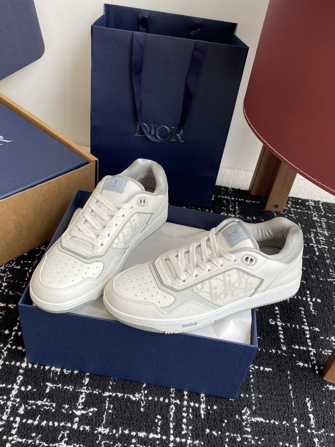 东莞代购级(官网同步✈️盒包装)
Dior 25全新升级 情侣高帮B27休闲运动鞋
这款 B27 高帮