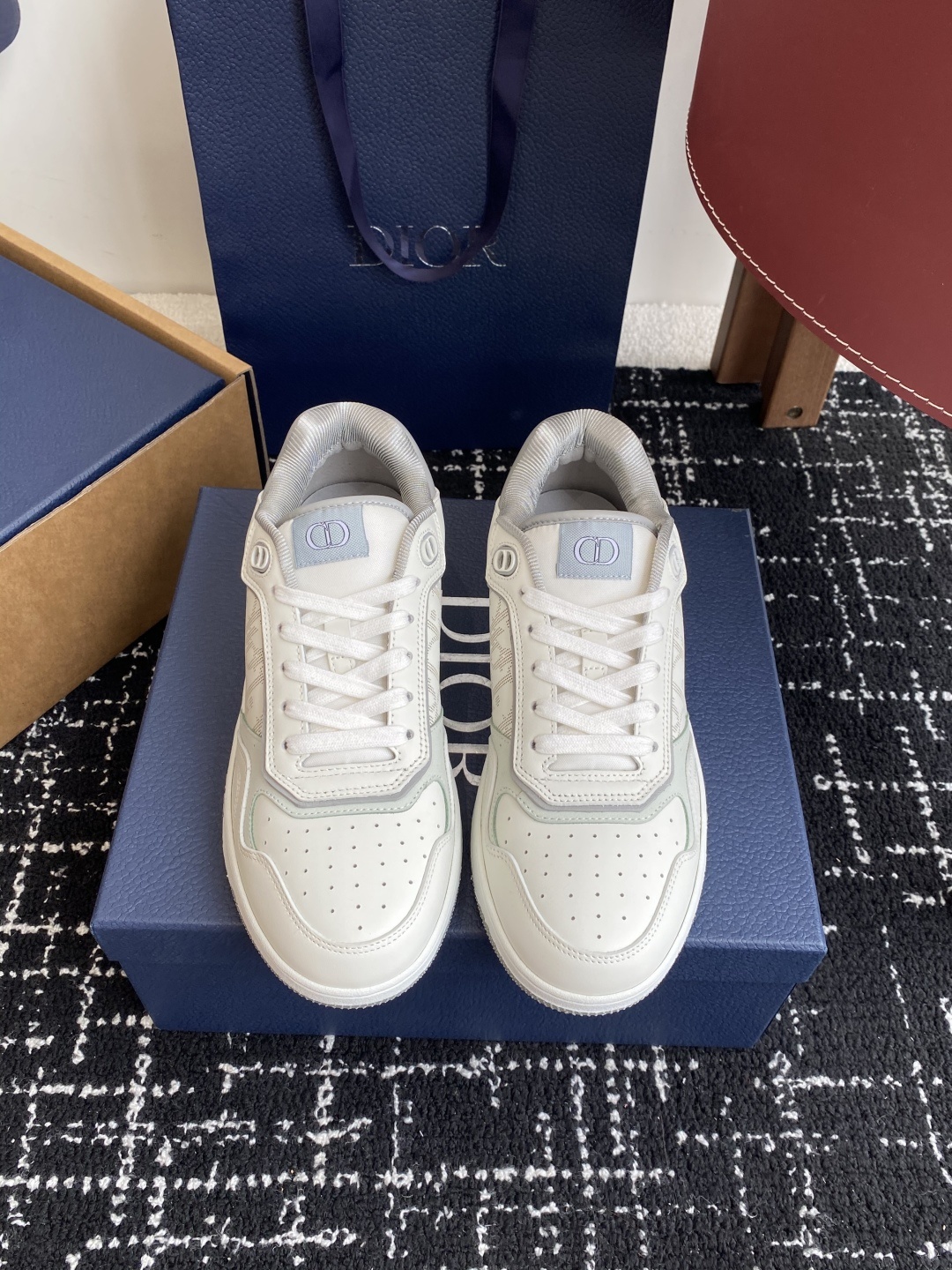 东莞代购级(官网同步✈️盒包装)
Dior 25全新升级 情侣高帮B27休闲运动鞋
这款 B27 高帮