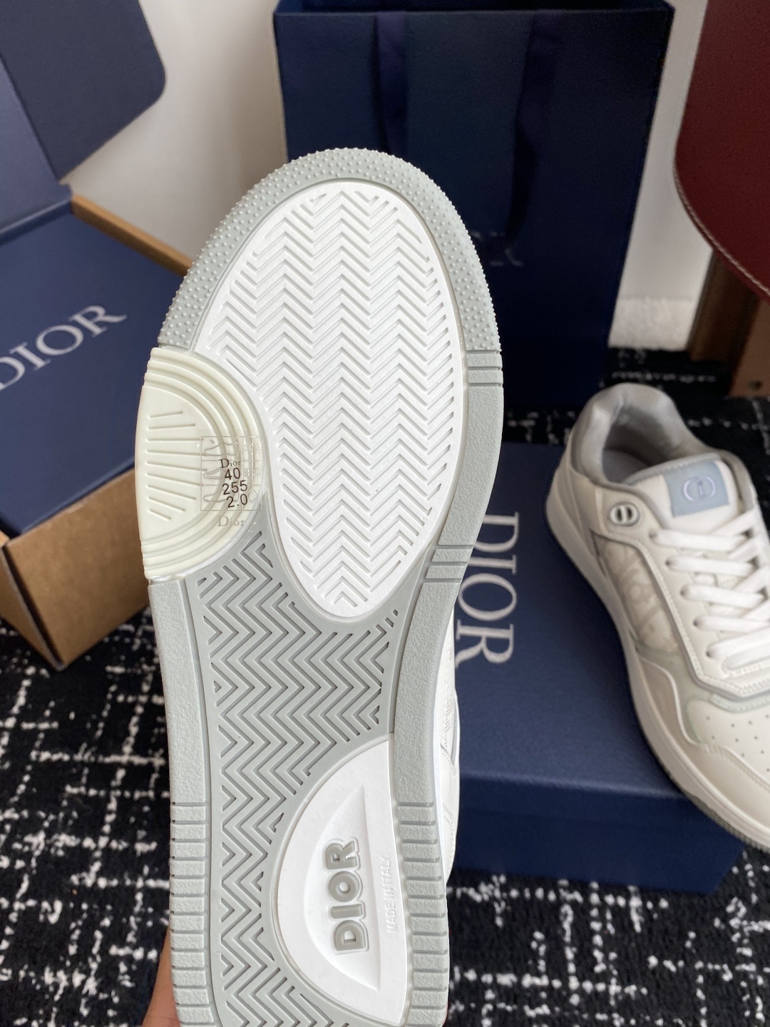 东莞代购级(官网同步✈️盒包装)
Dior 25全新升级 情侣高帮B27休闲运动鞋
这款 B27 高帮