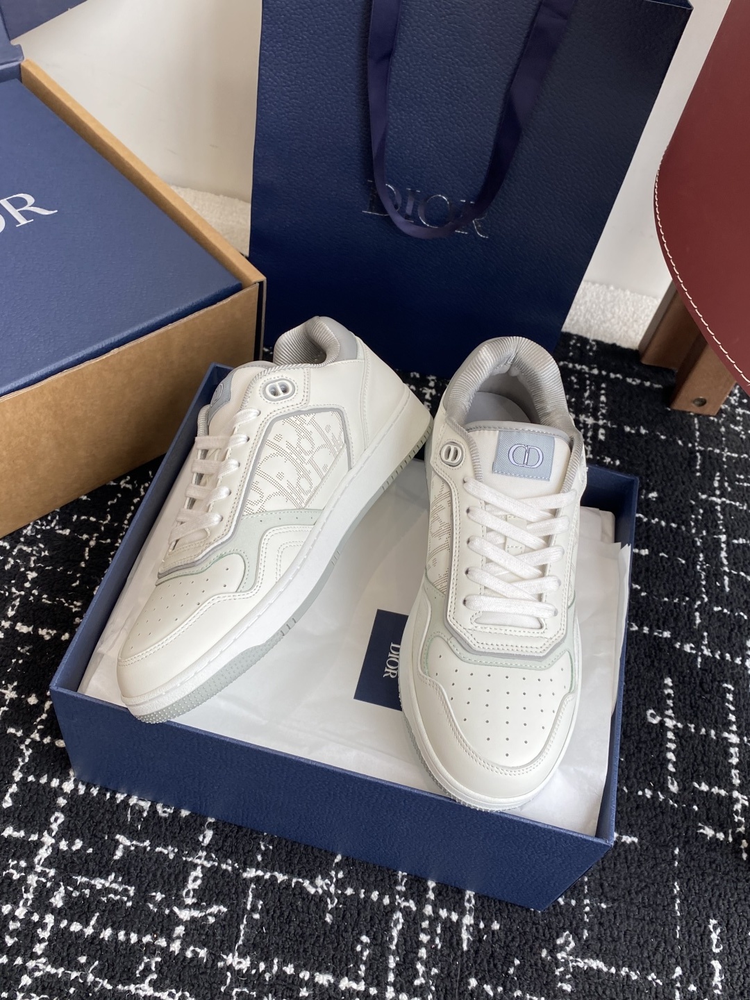 东莞代购级(官网同步✈️盒包装)
Dior 25全新升级 情侣高帮B27休闲运动鞋
这款 B27 高帮