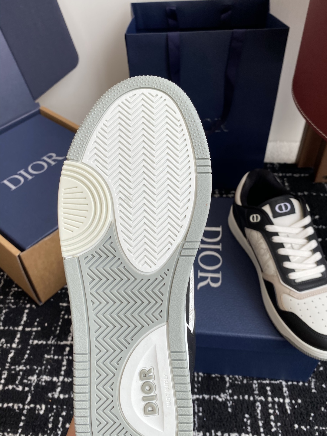 东莞代购级（官网同步✈️盒包装）
Dior 25全新升级 情侣高帮B27休闲运动鞋

这款 B27 高帮