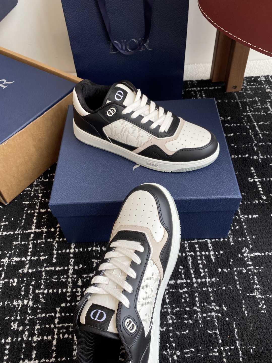 东莞代购级（官网同步✈️盒包装）
Dior 25全新升级 情侣高帮B27休闲运动鞋

这款 B27 高帮