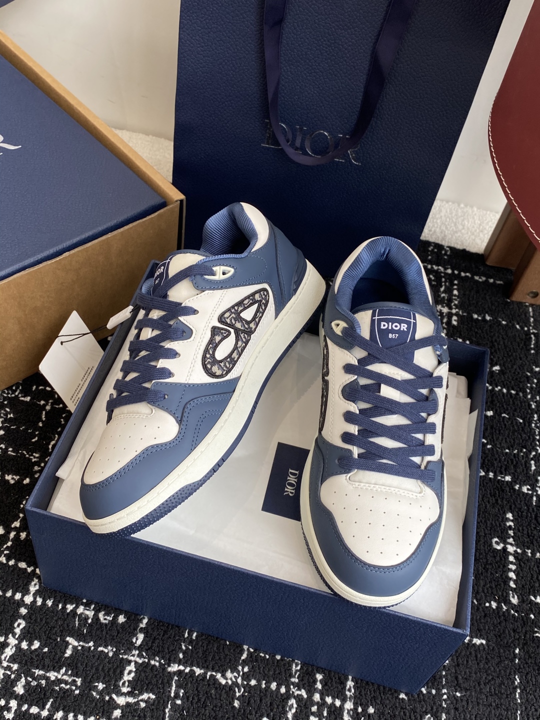 东莞代购级（官网同步✈️盒包装）
Dior 25全新升级 情侣 B57休闲运动鞋

这款 B57运动鞋是