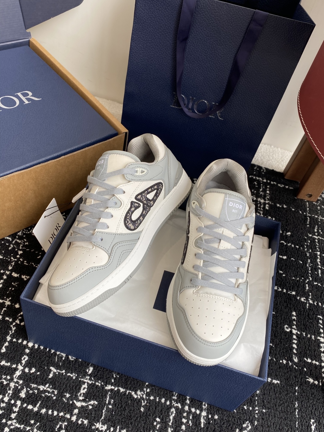 东莞代购级（官网同步✈️盒包装）
Dior 25全新升级 情侣 B57休闲运动鞋

这款 B57运动鞋是