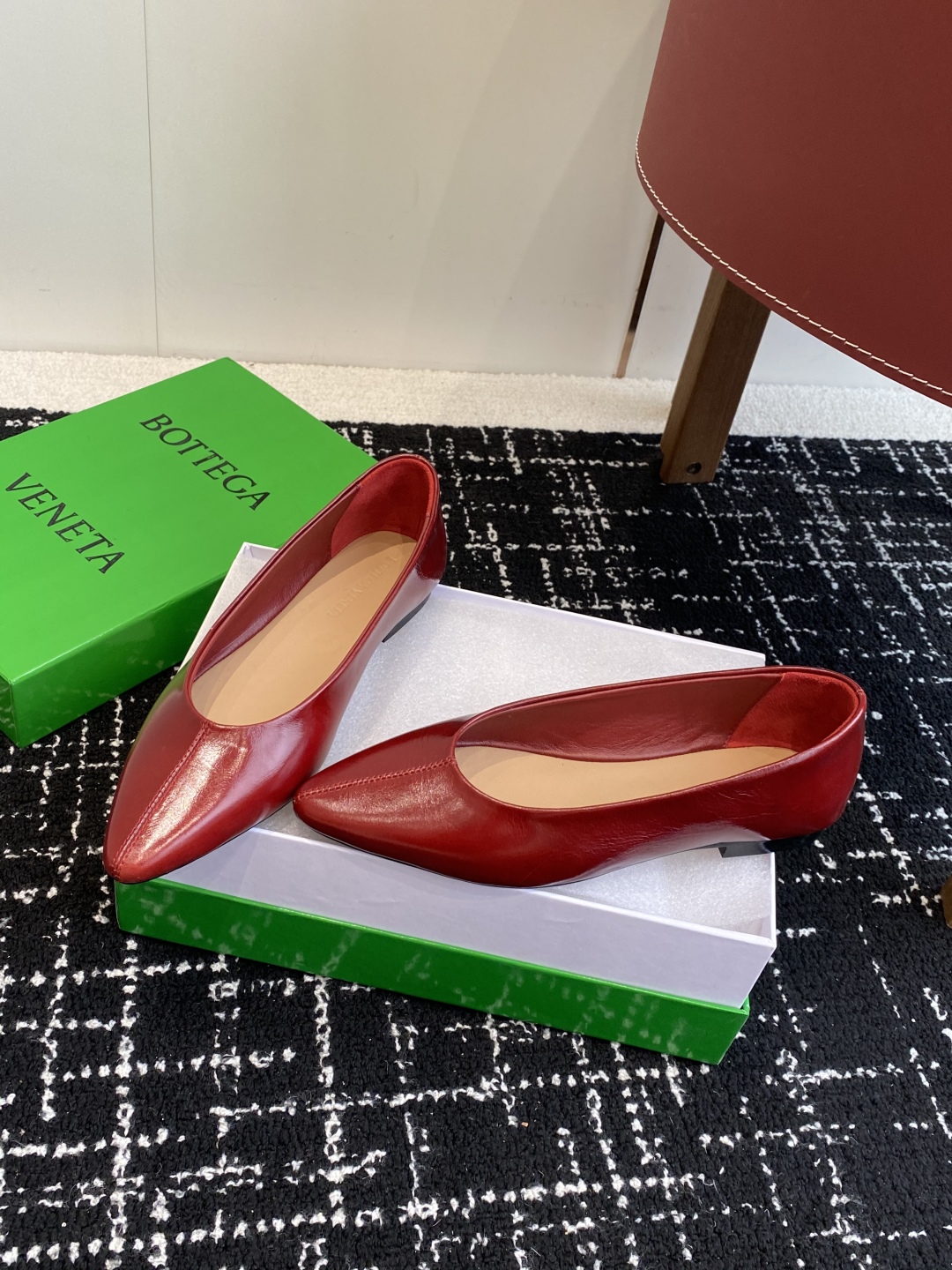 代购级
Bottega Veneta 葆蝶家 25ss 小圆头 平底 单鞋

Bv是当今时尚圈翻身最成功