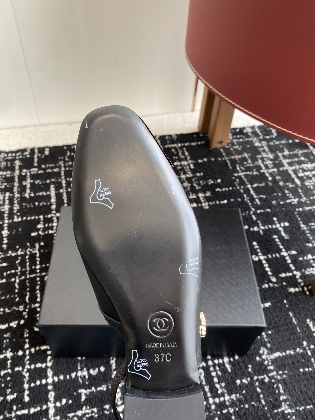 代购级
CHANEL小香 25ss 早春新款 平底 后空 玛丽珍单鞋，复古法式优雅感，高级感十足 

香