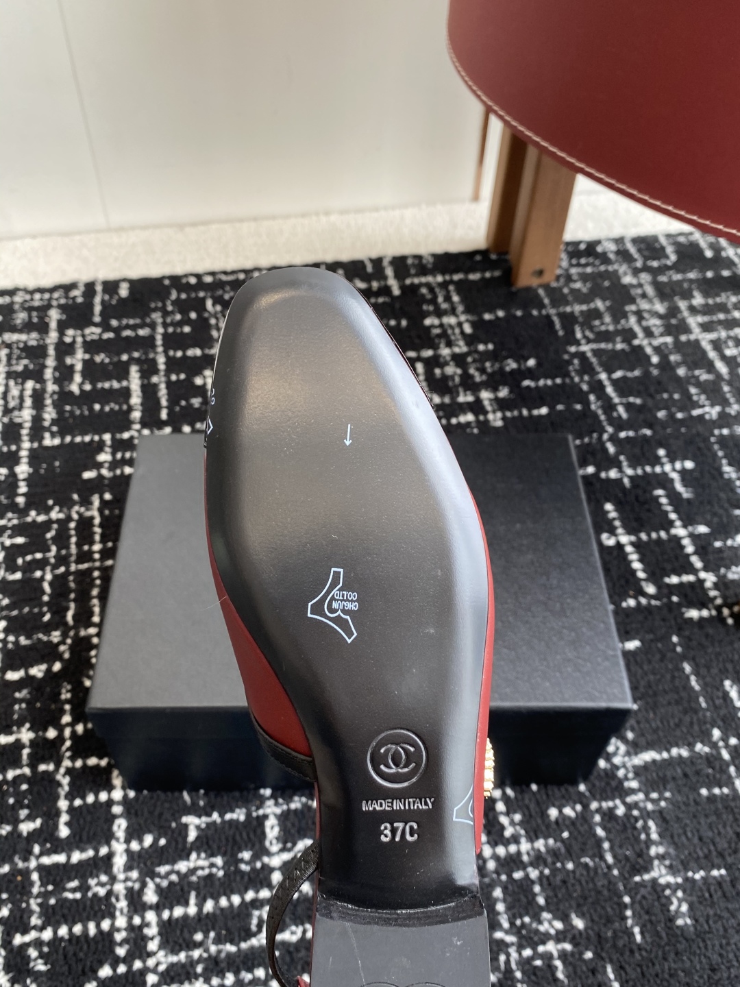 代购级
CHANEL小香 25ss 早春新款 平底 后空 玛丽珍单鞋，复古法式优雅感，高级感十足 

香