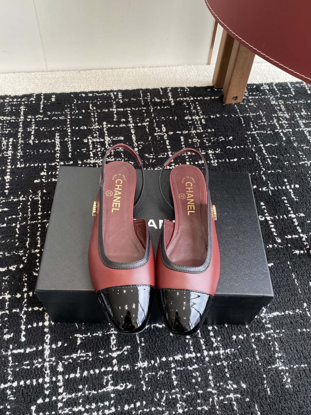 代购级
CHANEL小香 25ss 早春新款 平底 后空 玛丽珍单鞋，复古法式优雅感，高级感十足 

香
