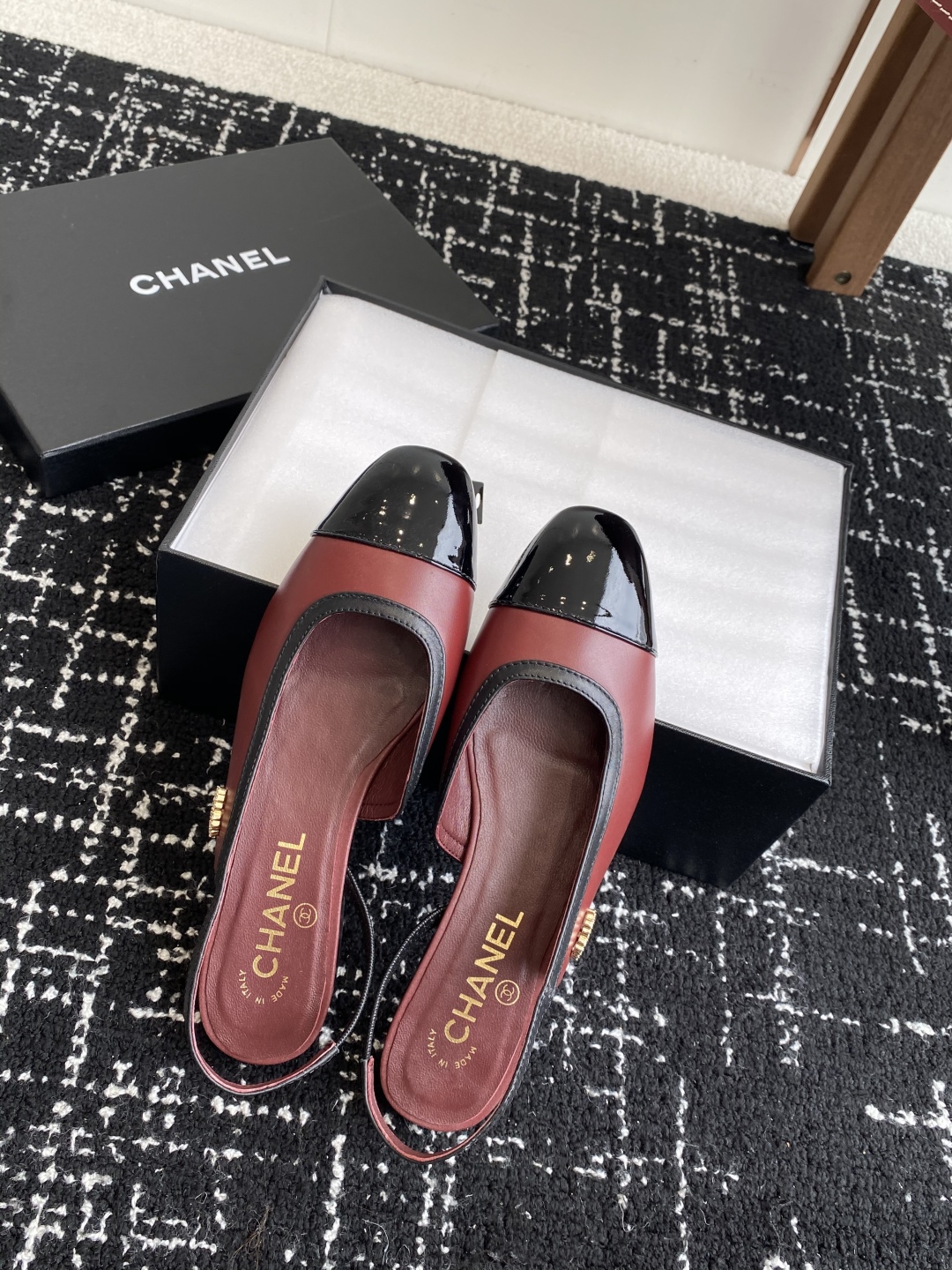 代购级
CHANEL小香 25ss 早春新款 平底 后空 玛丽珍单鞋，复古法式优雅感，高级感十足 

香