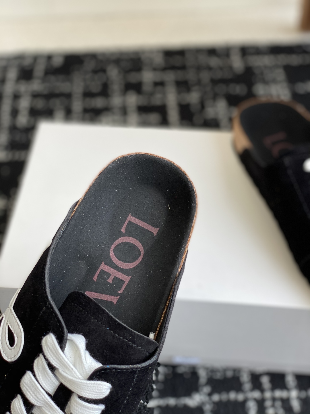 Loewe 25SS Spring/Summer Slides: Stylish Comfort for Couples 8 cmp i1746972793309 5479 0 5