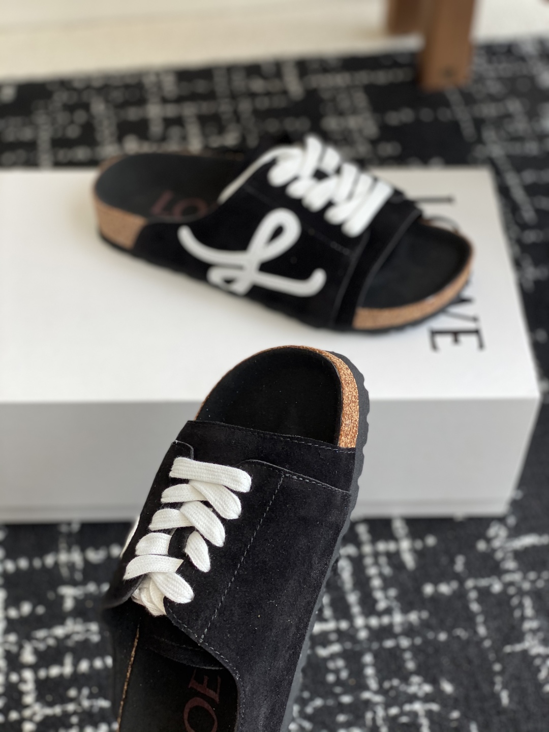 Loewe 25SS Spring/Summer Slides: Stylish Comfort for Couples 7 cmp i1746972793309 6430 0 4