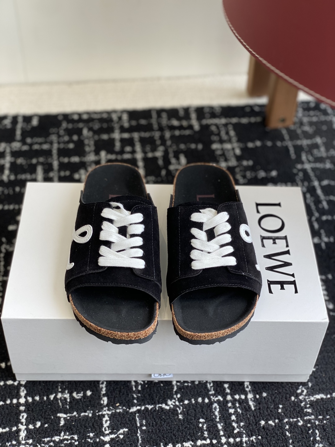 Loewe 25SS Spring/Summer Slides: Stylish Comfort for Couples 2 cmp i1746972796183 2874 0 0