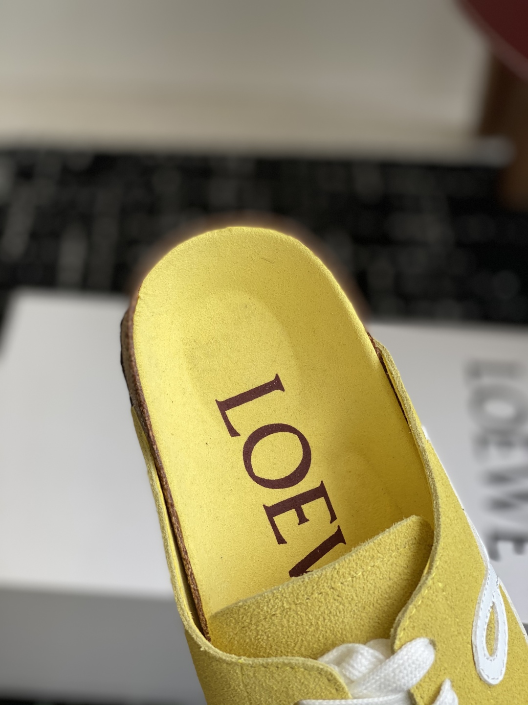 代购级
LOEWE 25ss 春夏系列 情侣款 拖鞋这个品牌刚出我就心动了

代购找很久才买到货，真的一