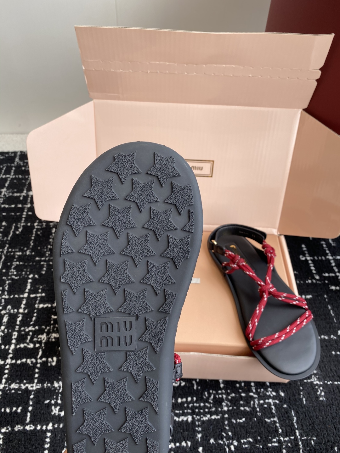 Miu Miu 25SS New Color Flip Flops Thong Sandals 10 cmp i1746973494326 9457 0 8