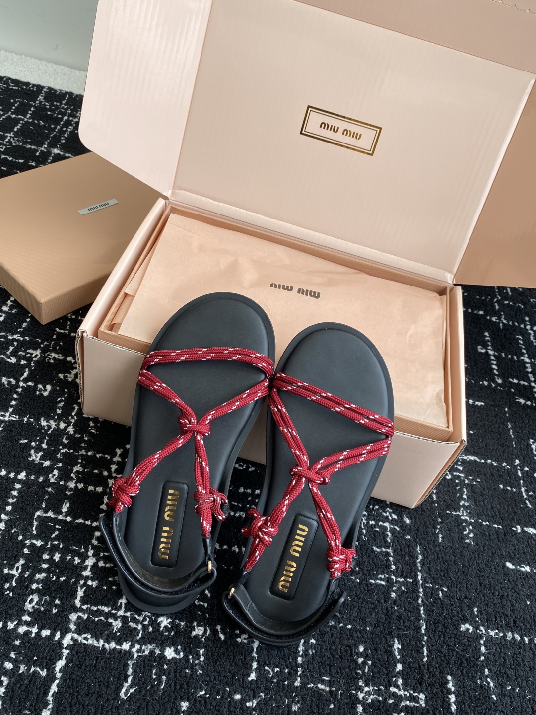Miu Miu 25SS New Color Flip Flops Thong Sandals 5 cmp i1746973494385 9113 0 3