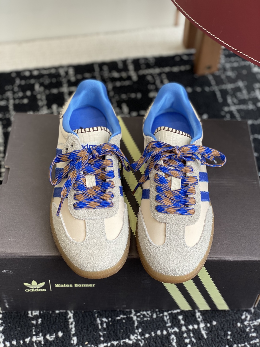东莞代购级
新色 adidas×walesbonner 休闲鞋板鞋运动鞋

液体银火的无边无际 全网全火