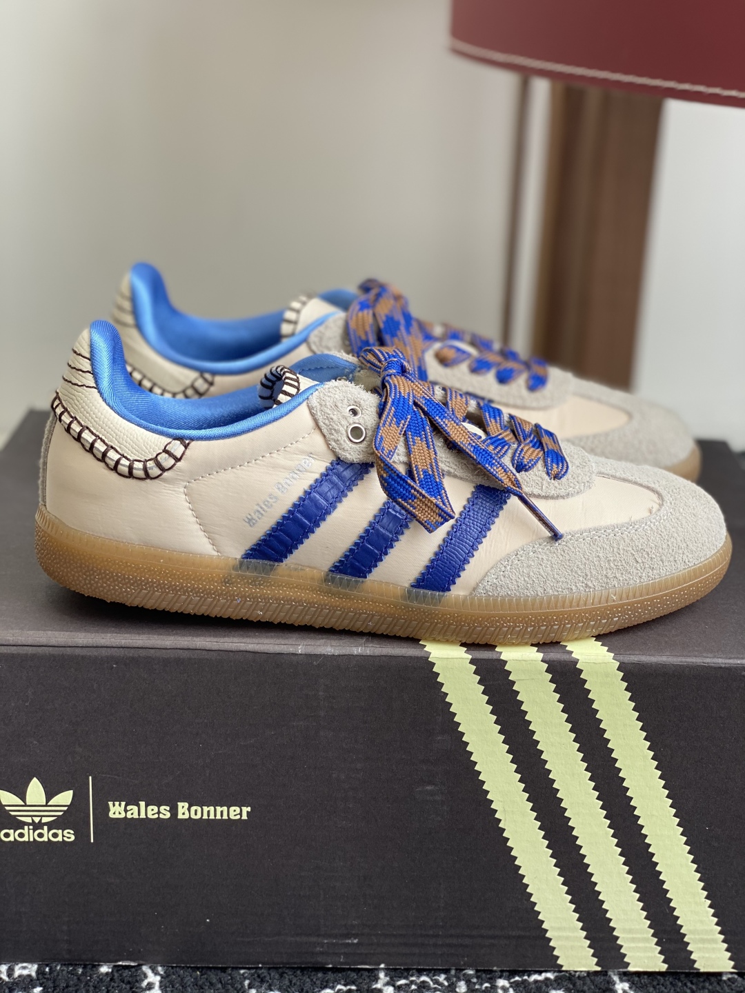 东莞代购级
新色 adidas×walesbonner 休闲鞋板鞋运动鞋

液体银火的无边无际 全网全火