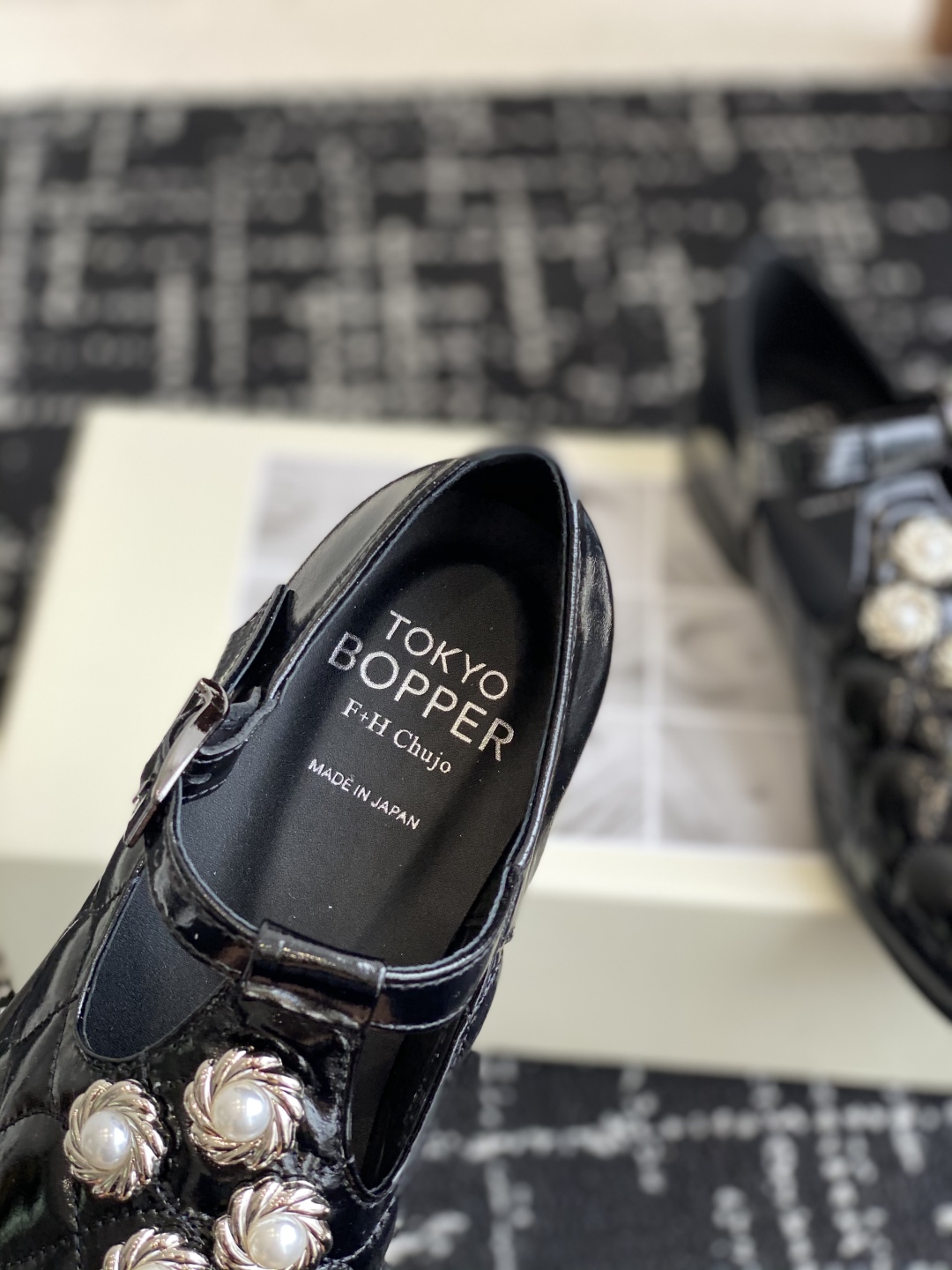 代购级
Tokyo Bopper 小众潮牌 25ss春夏新款珍珠 玛丽珍 小皮鞋

真的的美死了！新款小