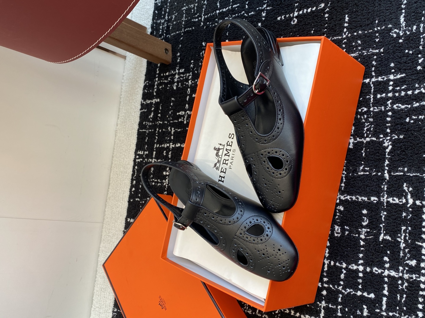东莞代购级（官网同步✈️盒包装）
Hermes 爱马仕 kamilla系列 玛丽珍粗跟单鞋

山羊皮和N