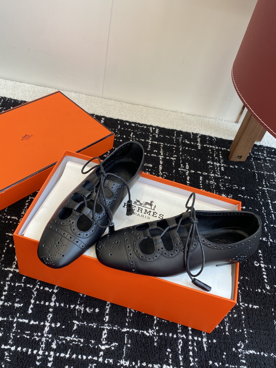 东莞代购级（官网同步✈️盒包装）
Hermes 爱马仕 kamilla系列 玛丽珍粗跟单鞋

山羊皮和N
