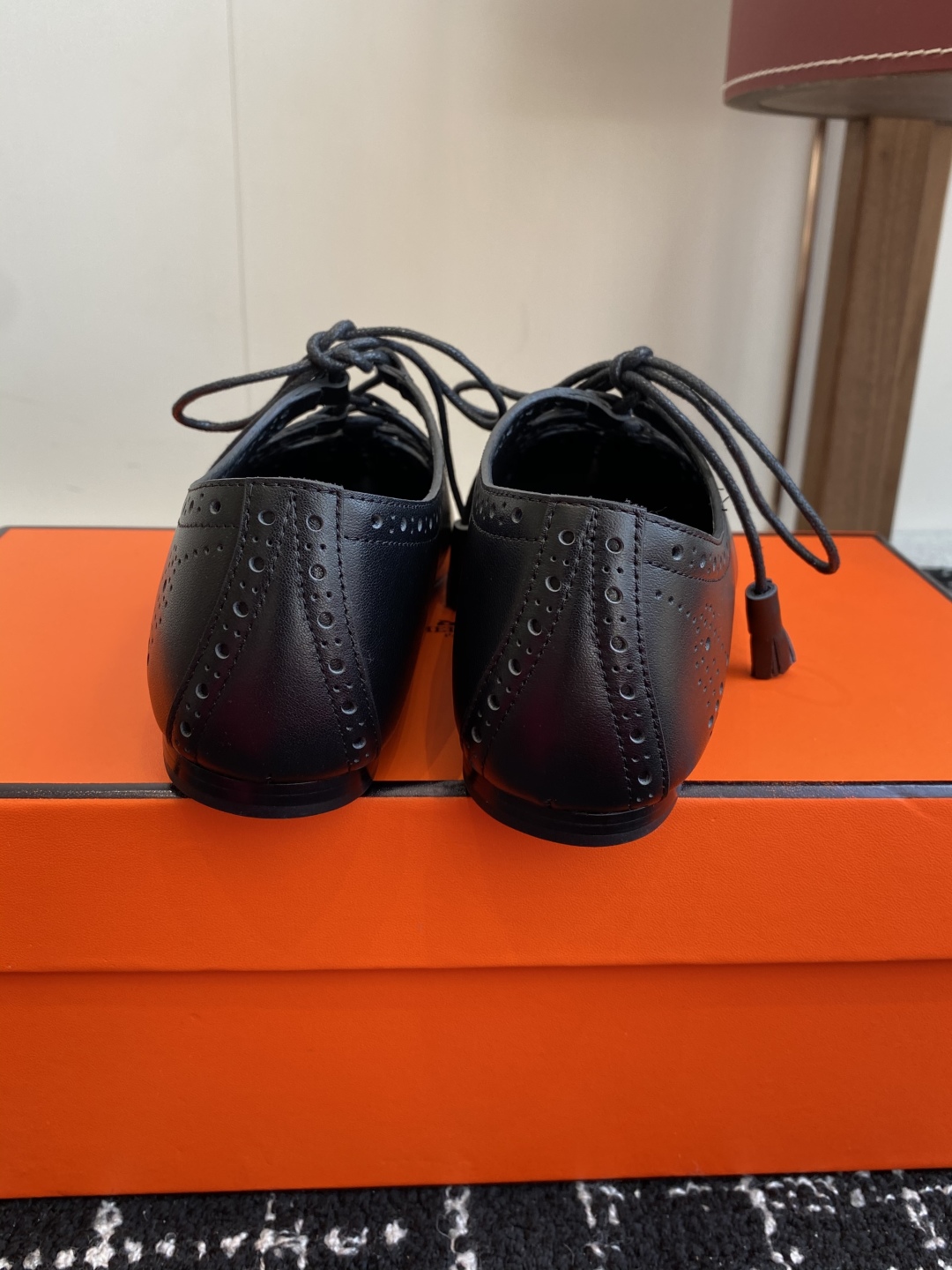 东莞代购级（官网同步✈️盒包装）
Hermes 爱马仕 kamilla系列 玛丽珍粗跟单鞋

山羊皮和N