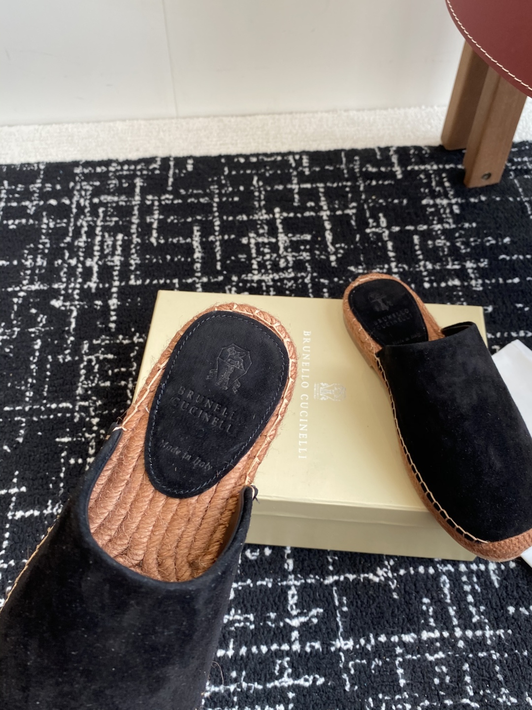 
brunello cucinelli 25ss 春夏新款 渔夫鞋 BC经典 半拖

制作工艺相当麻烦，