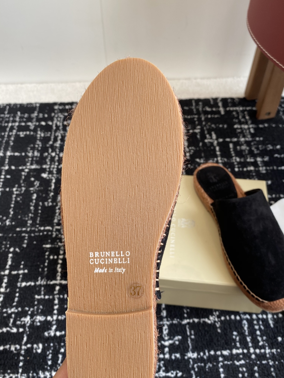 
brunello cucinelli 25ss 春夏新款 渔夫鞋 BC经典 半拖

制作工艺相当麻烦，