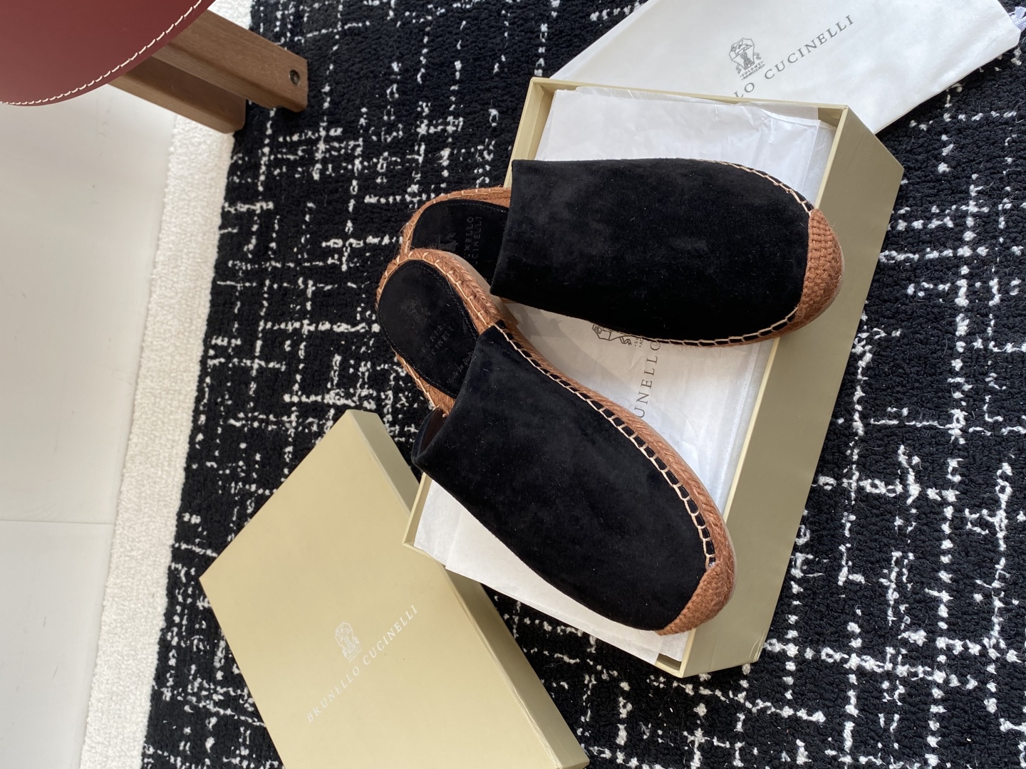 
brunello cucinelli 25ss 春夏新款 渔夫鞋 BC经典 半拖

制作工艺相当麻烦，