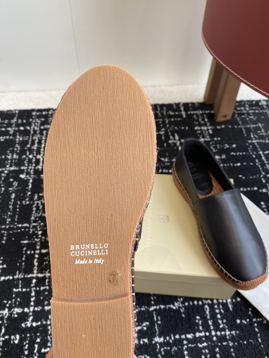 
brunello cucinelli 25ss 春夏新款 渔夫鞋 BC经典 半拖

制作工艺相当麻烦，
