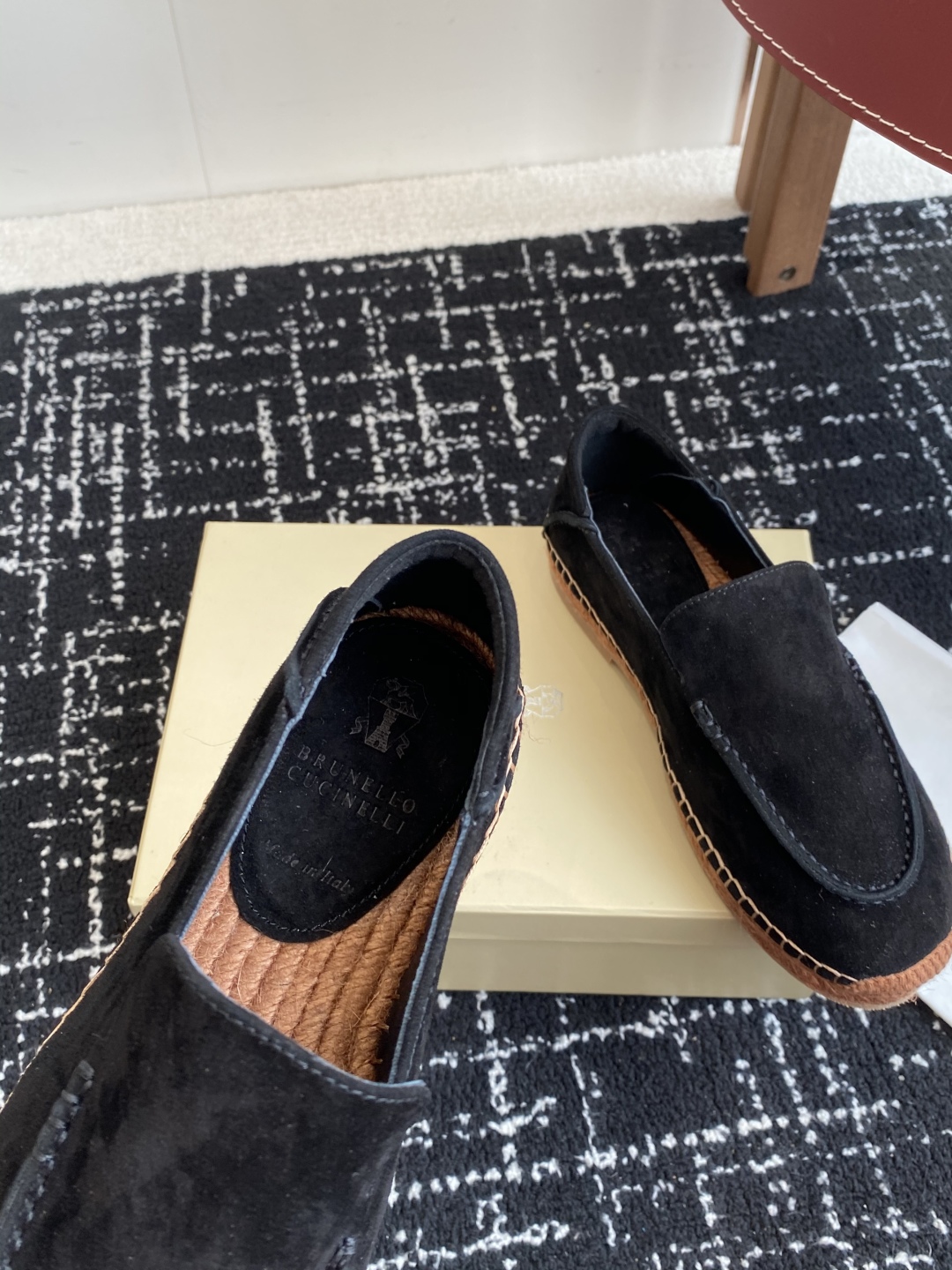
brunello cucinelli 25ss 春夏新款 渔夫鞋 BC经典 半拖

制作工艺相当麻烦，