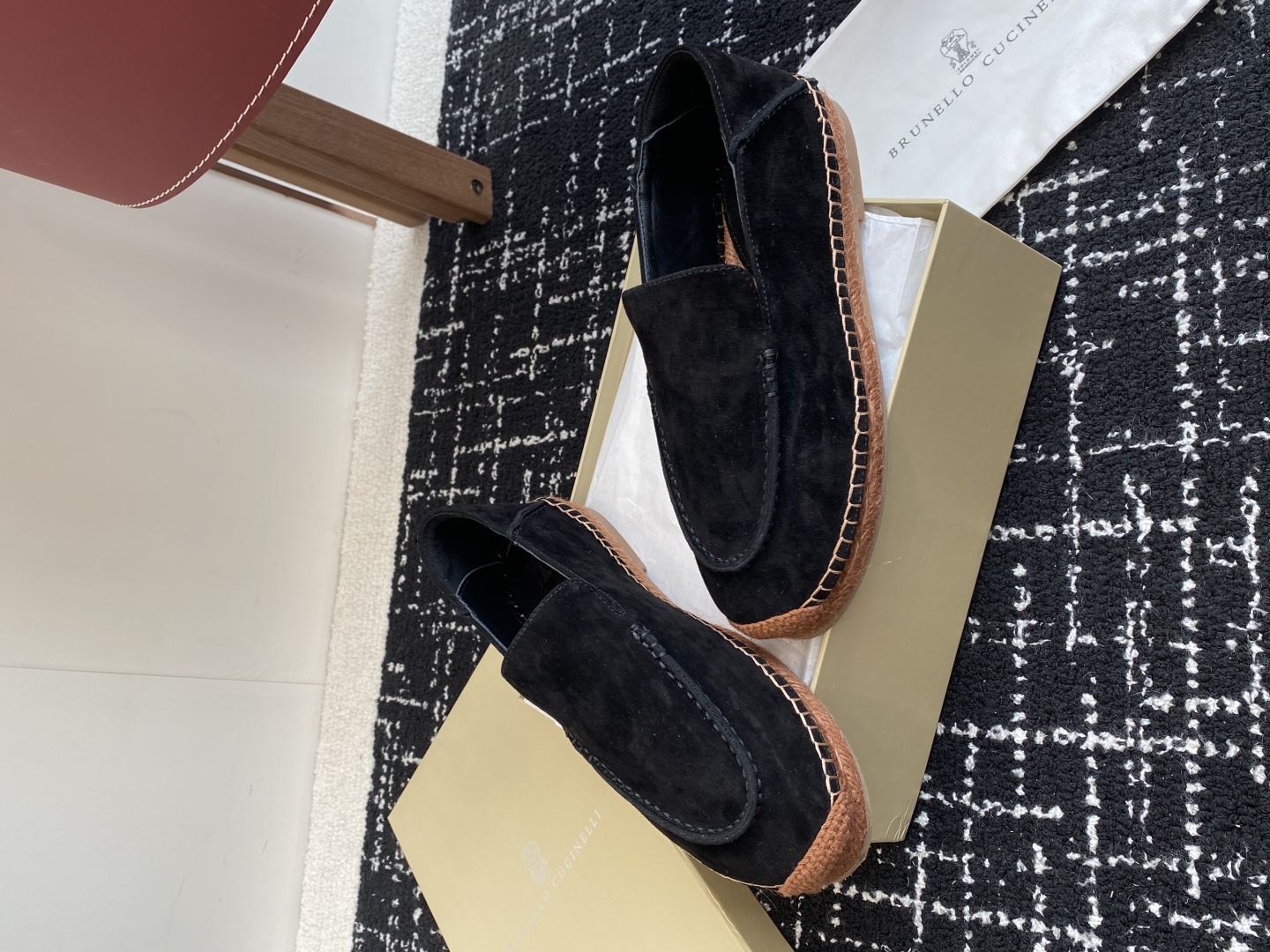 
brunello cucinelli 25ss 春夏新款 渔夫鞋 BC经典 半拖

制作工艺相当麻烦，