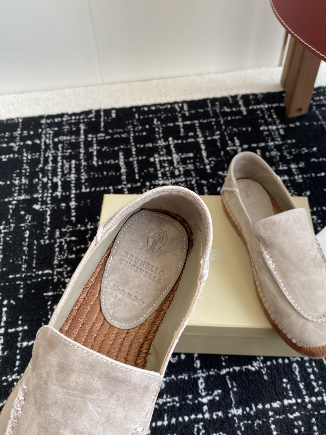 
brunello cucinelli 25ss 春夏新款 渔夫鞋 BC经典 半拖

制作工艺相当麻烦，