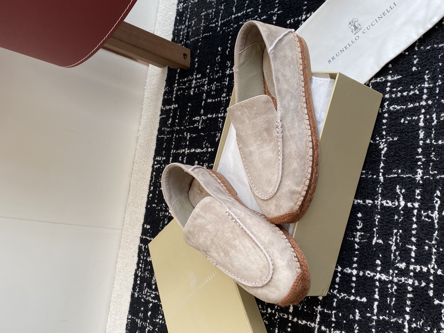 
brunello cucinelli 25ss 春夏新款 渔夫鞋 BC经典 半拖

制作工艺相当麻烦，