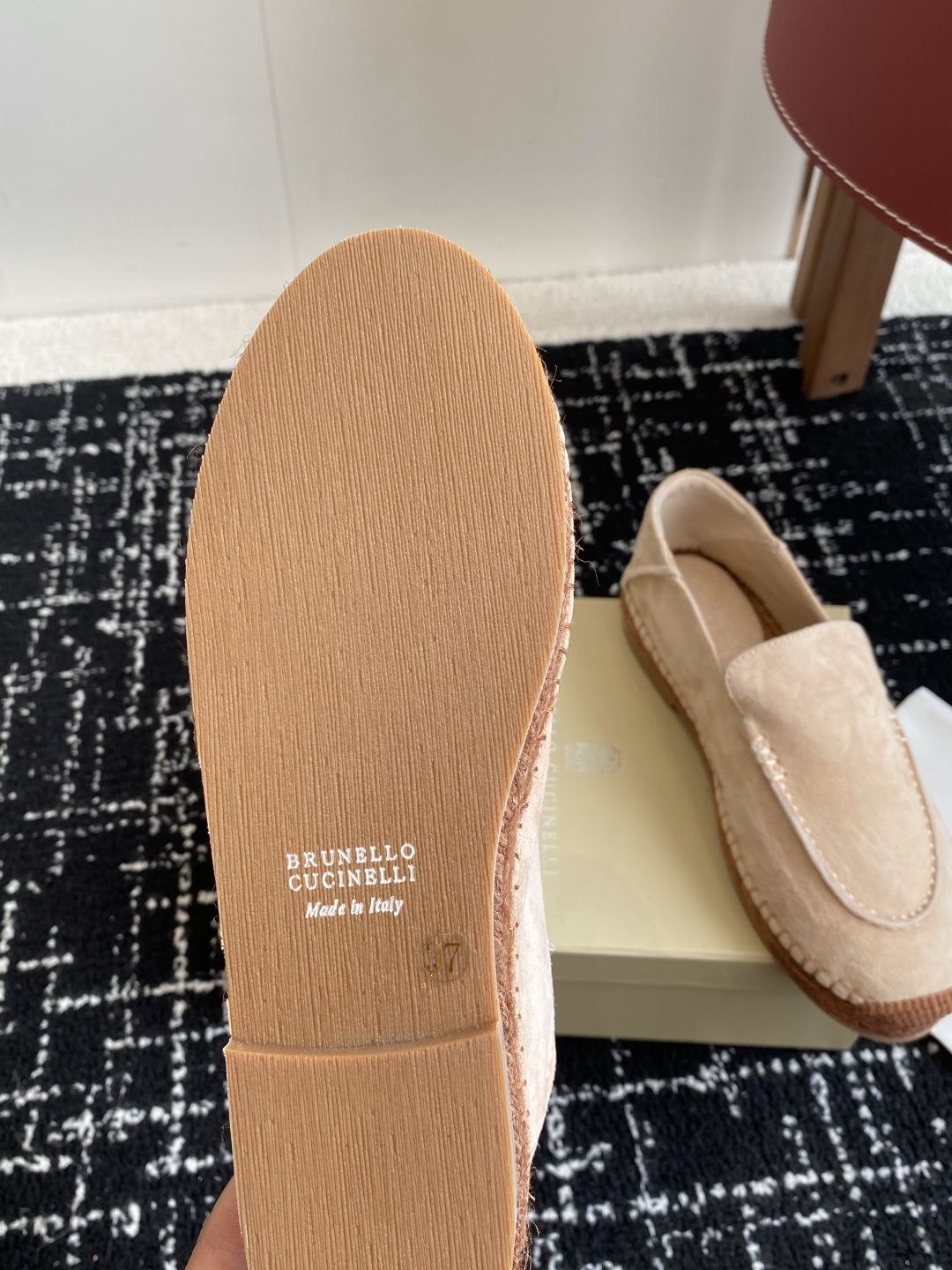 
brunello cucinelli 25ss 春夏新款 渔夫鞋 BC经典 半拖

制作工艺相当麻烦，