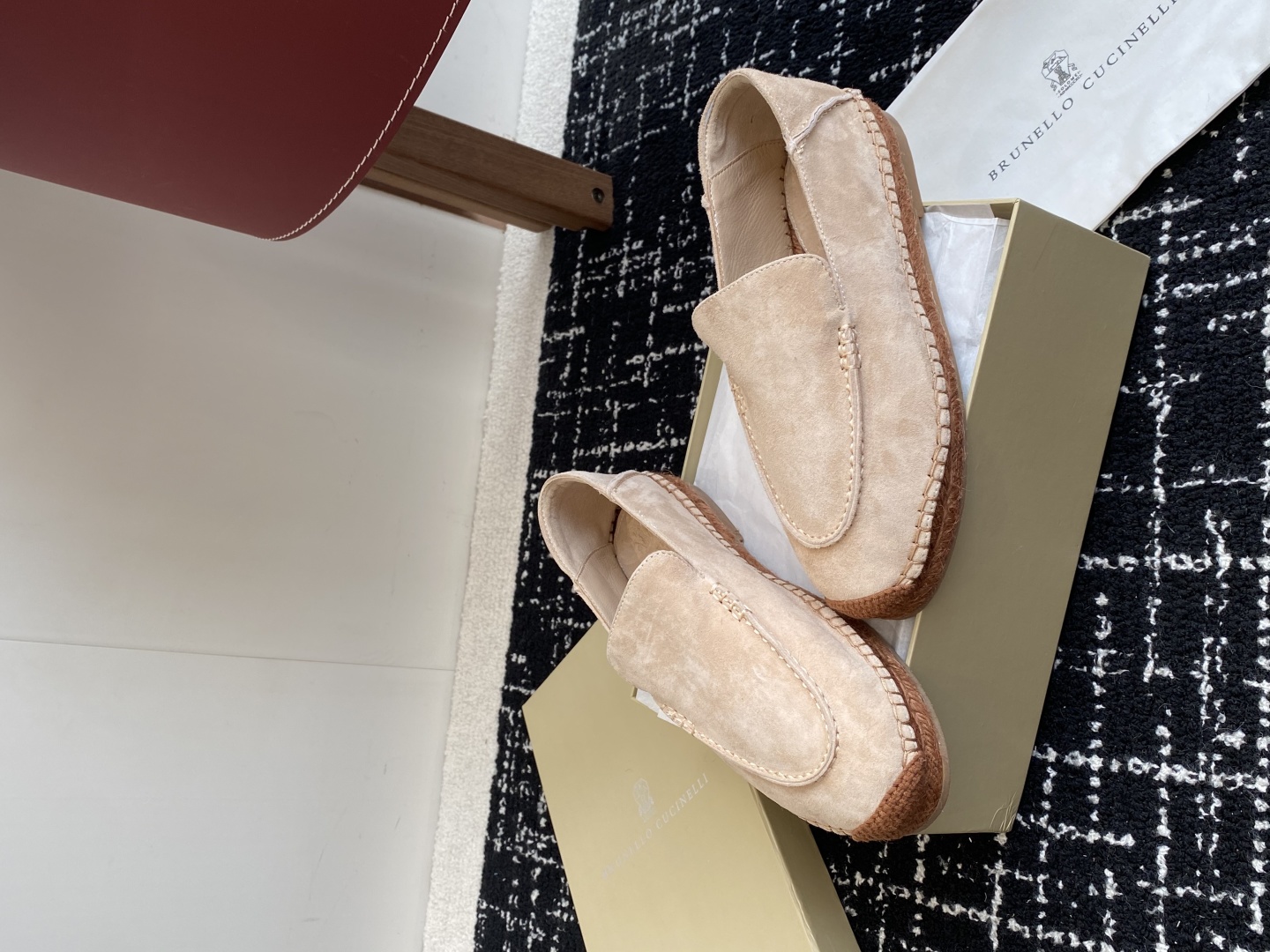 
brunello cucinelli 25ss 春夏新款 渔夫鞋 BC经典 半拖

制作工艺相当麻烦，