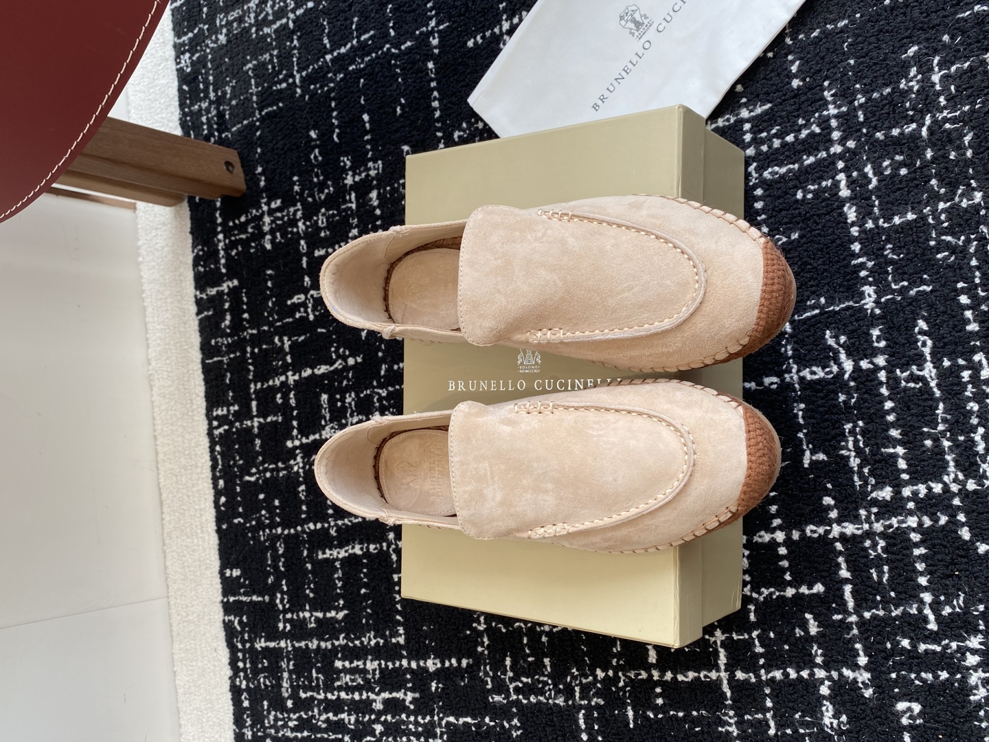 
brunello cucinelli 25ss 春夏新款 渔夫鞋 BC经典 半拖

制作工艺相当麻烦，