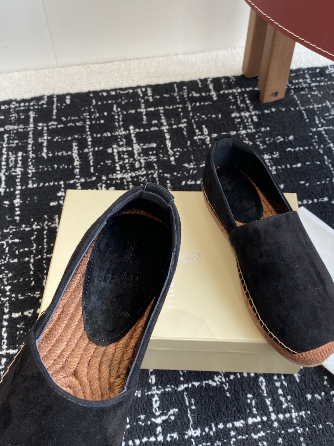 
brunello cucinelli 25ss 春夏新款 渔夫鞋 BC经典 半拖

制作工艺相当麻烦，