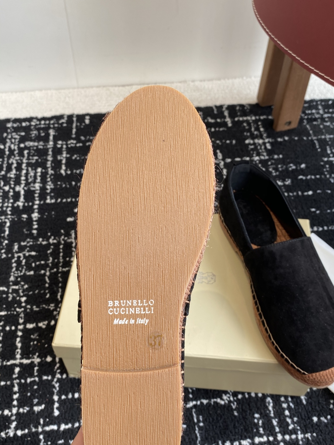 
brunello cucinelli 25ss 春夏新款 渔夫鞋 BC经典 半拖

制作工艺相当麻烦，