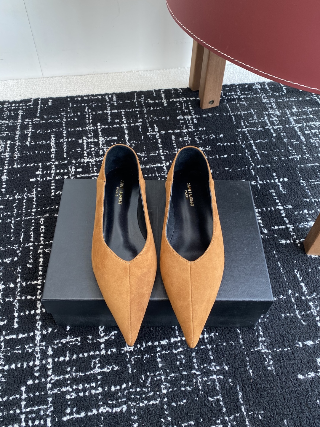 代购级
YSL 25ss 春夏新款 圣罗兰新款尖头平底 单鞋

Saint Laurent | YSL姐