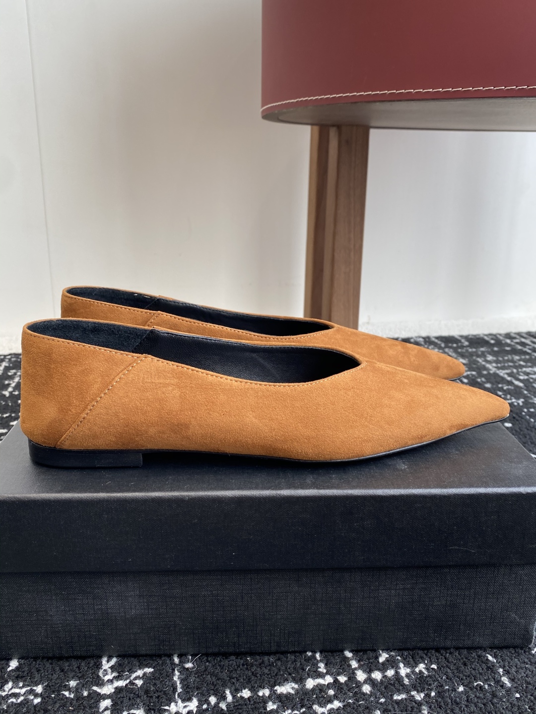 代购级
YSL 25ss 春夏新款 圣罗兰新款尖头平底 单鞋

Saint Laurent | YSL姐