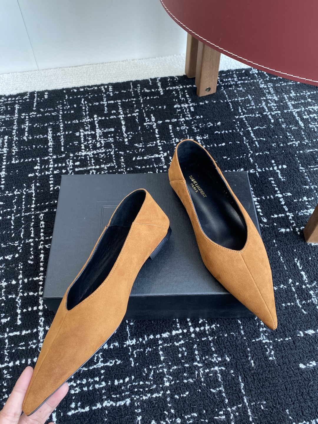 代购级
YSL 25ss 春夏新款 圣罗兰新款尖头平底 单鞋

Saint Laurent | YSL姐
