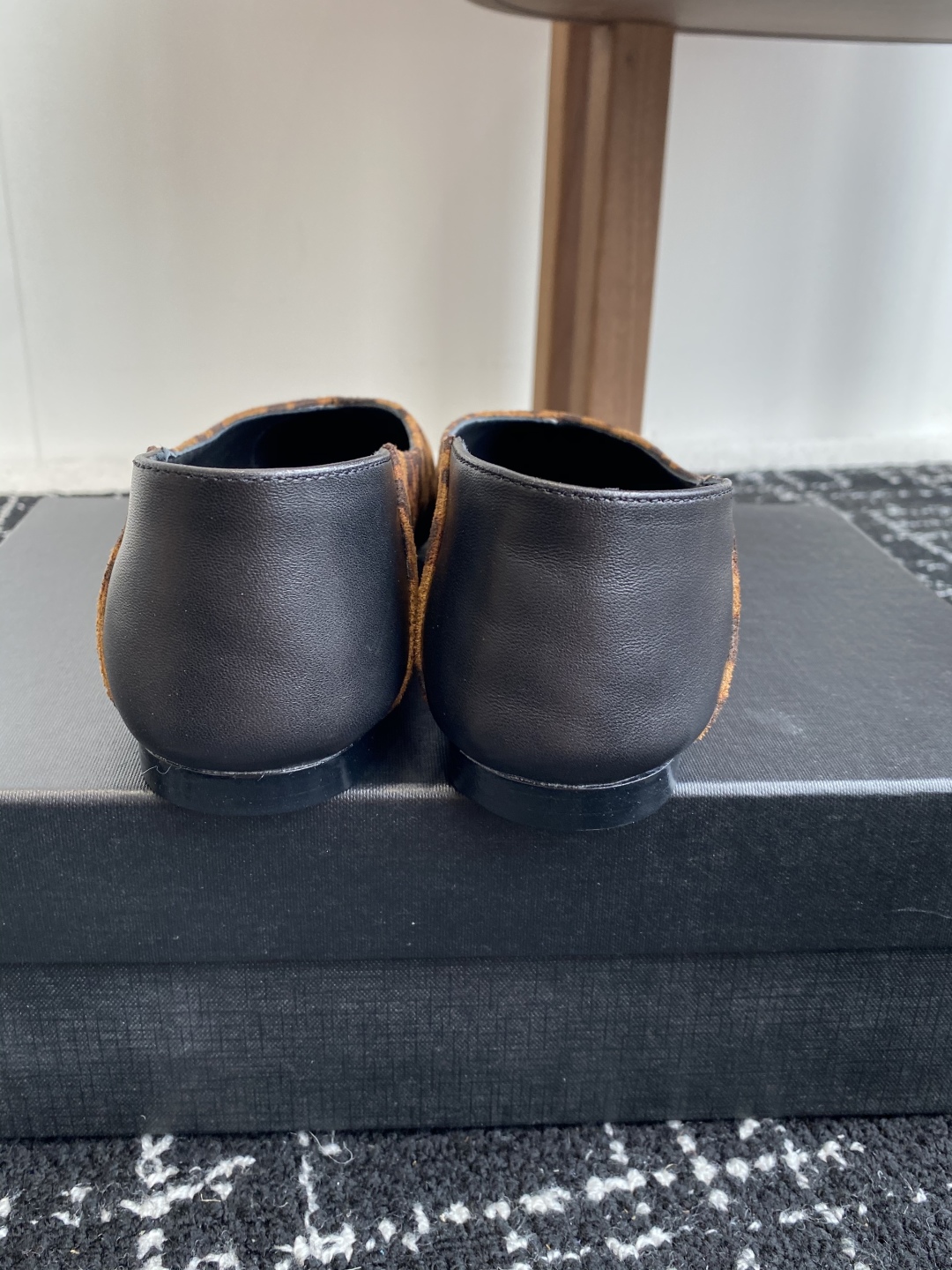 代购级
YSL 25ss 春夏新款 圣罗兰新款尖头平底 单鞋

Saint Laurent | YSL姐