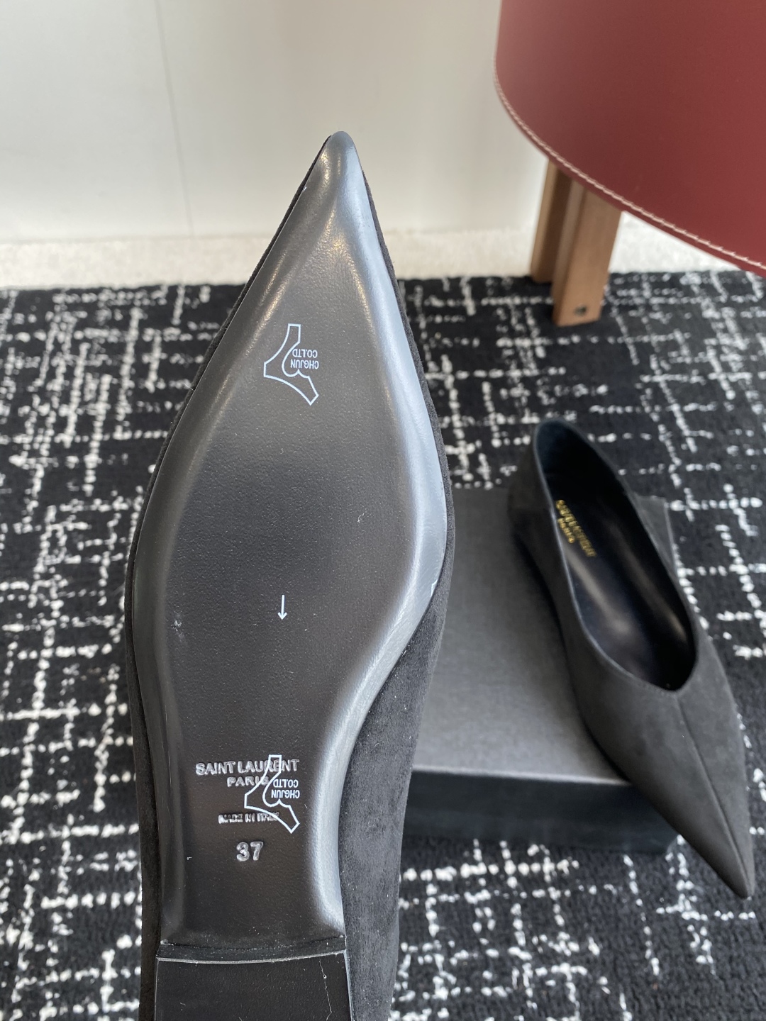 代购级
YSL 25ss 春夏新款 圣罗兰新款尖头平底 单鞋

Saint Laurent | YSL姐