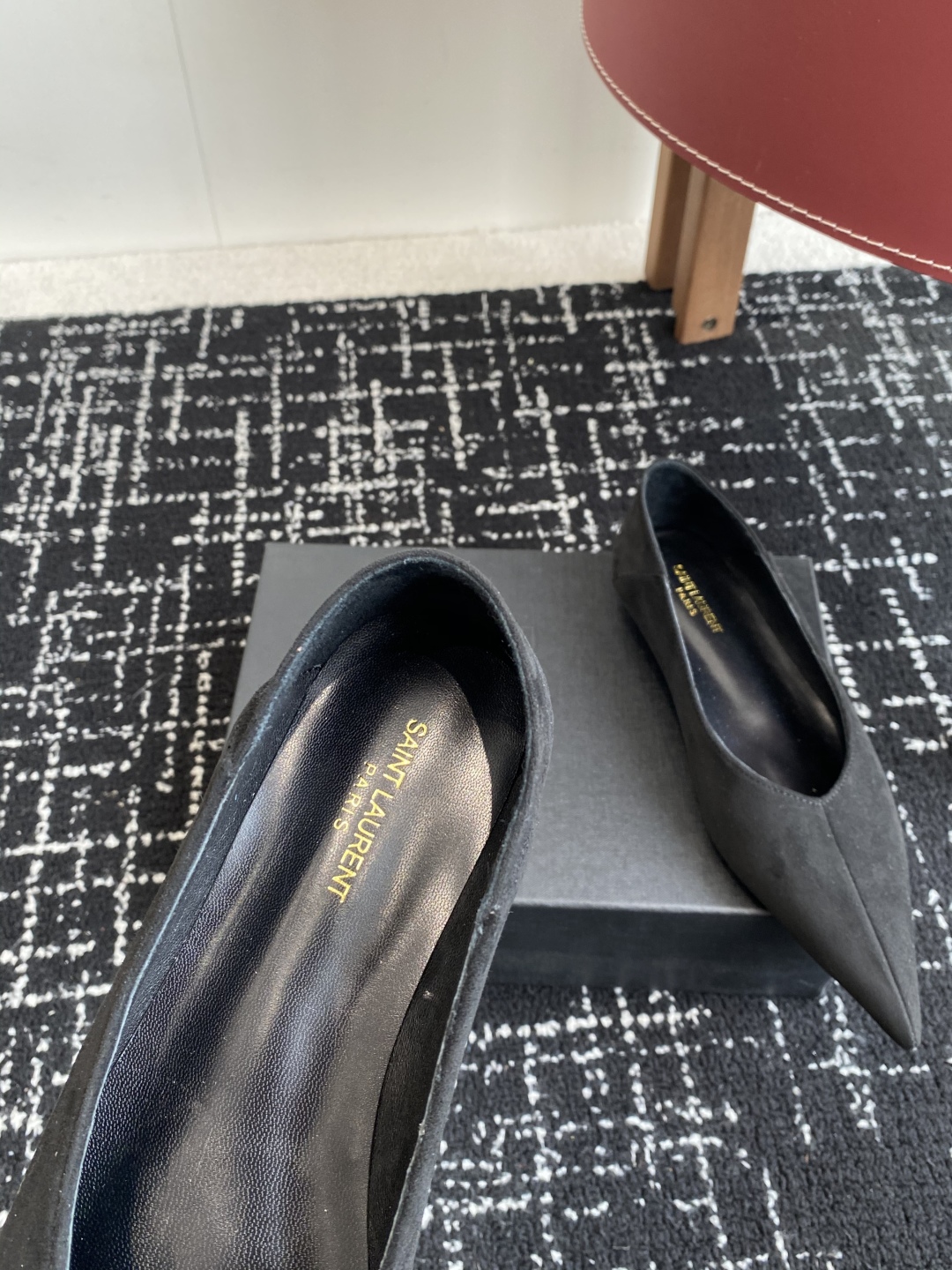代购级
YSL 25ss 春夏新款 圣罗兰新款尖头平底 单鞋

Saint Laurent | YSL姐