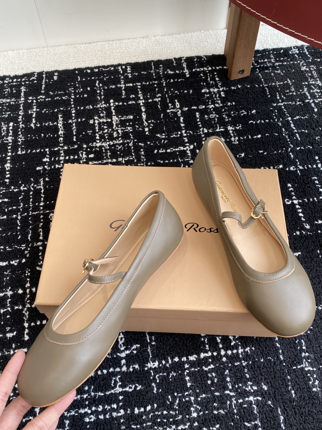 代购级
Gianvito Rossi 25ss 春夏新款 芭蕾舞 单鞋 

原版购入1比1打造 套楦工艺