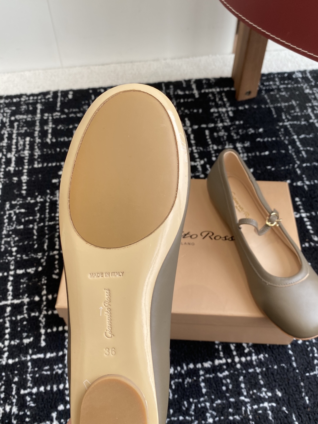 代购级
Gianvito Rossi 25ss 春夏新款 芭蕾舞 单鞋 

原版购入1比1打造 套楦工艺