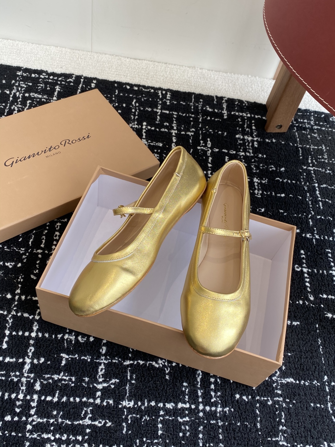 代购级
Gianvito Rossi 25ss 春夏新款 芭蕾舞 单鞋 

原版购入1比1打造 套楦工艺