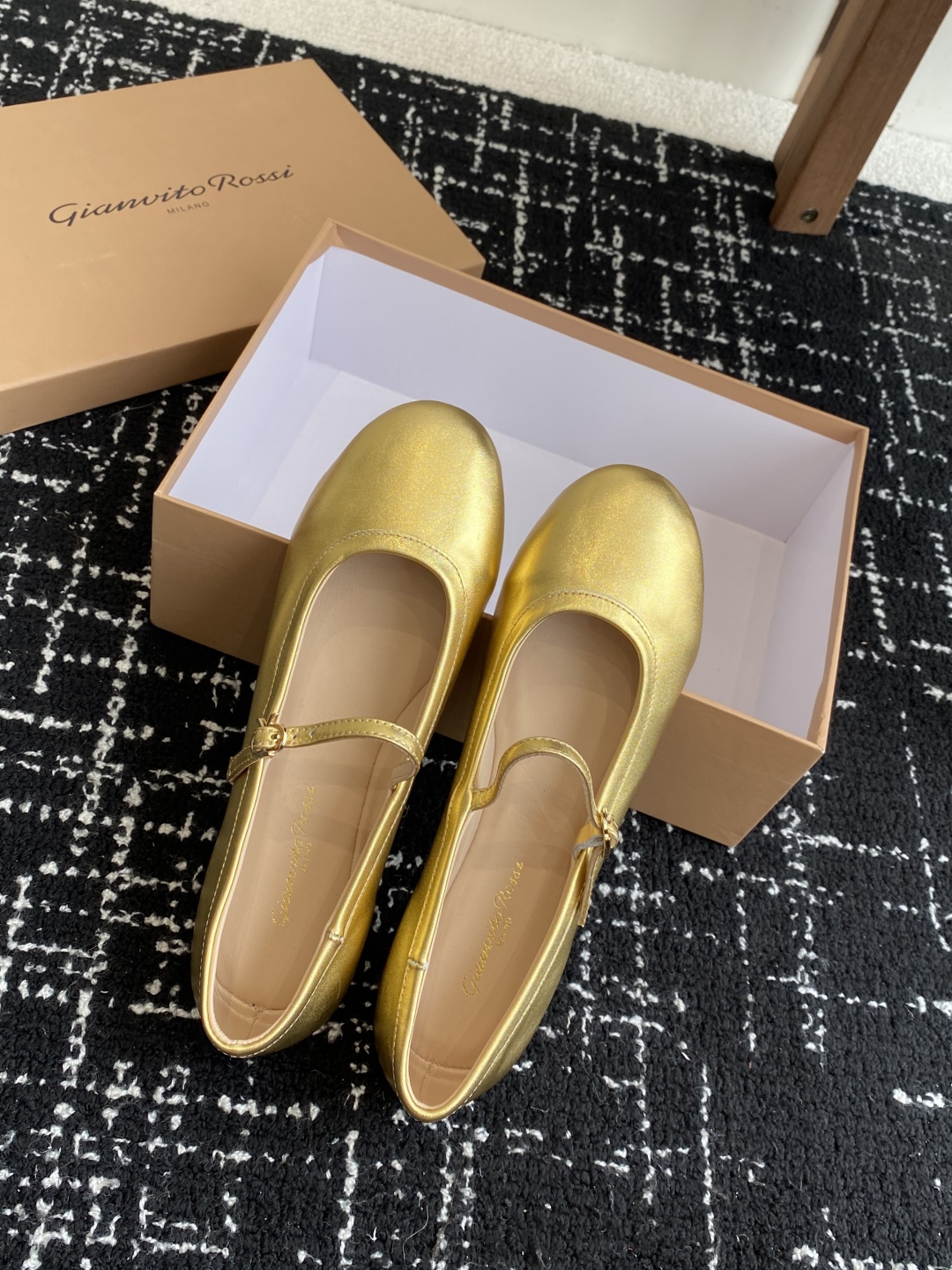 代购级
Gianvito Rossi 25ss 春夏新款 芭蕾舞 单鞋 

原版购入1比1打造 套楦工艺