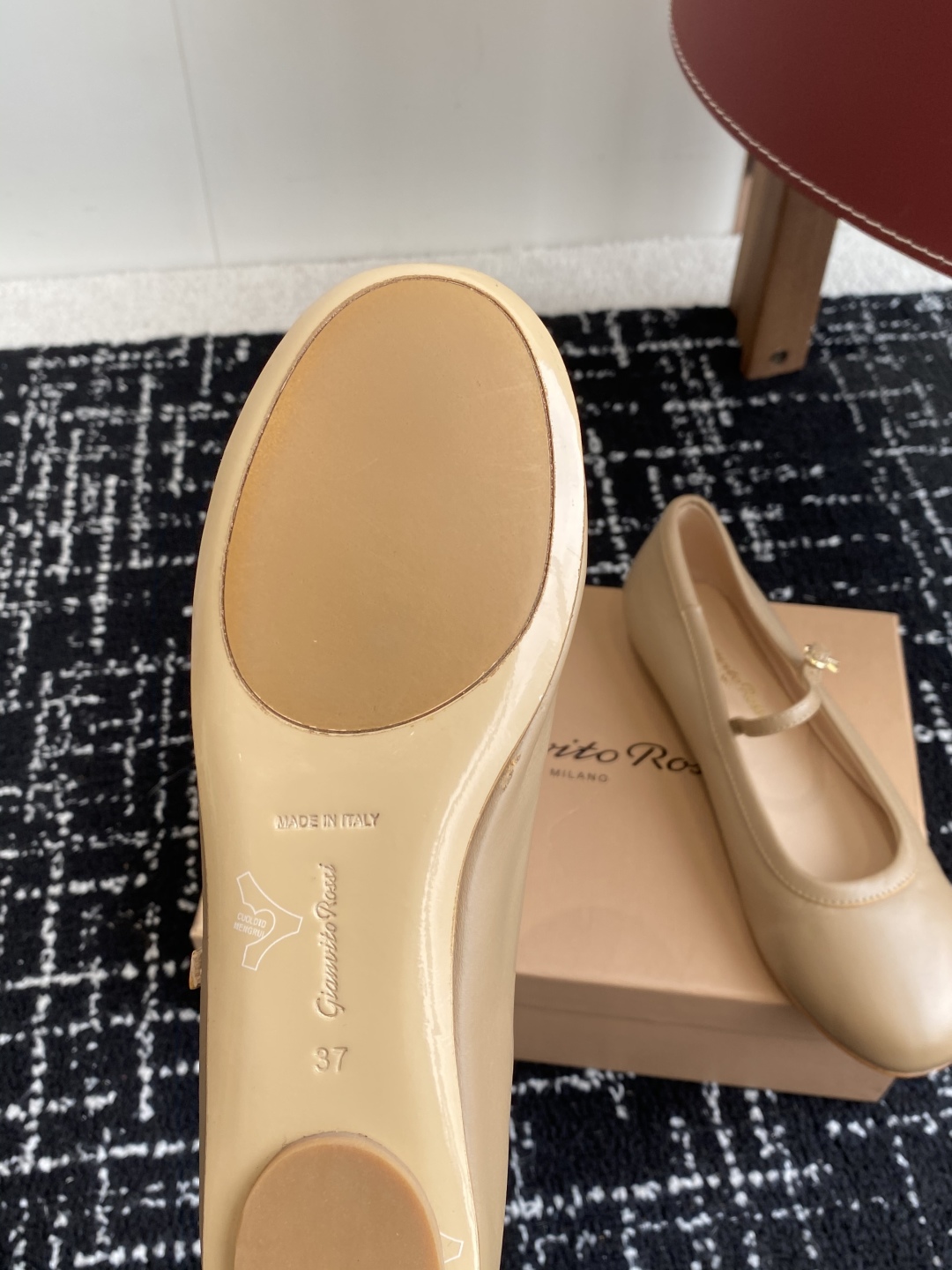 代购级
Gianvito Rossi 25ss 春夏新款 芭蕾舞 单鞋 

原版购入1比1打造 套楦工艺